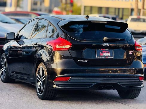 Used 2017 Ford Focus ST w/ Equipment Group 401A image 7