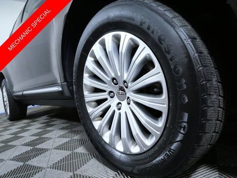 Used 2013 Lincoln MKX AWD w/ Class II Trailer Tow Pkg image 2