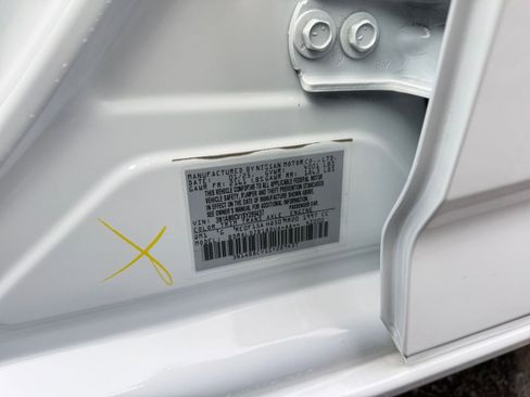 Used 2025 Nissan Sentra SV image 29