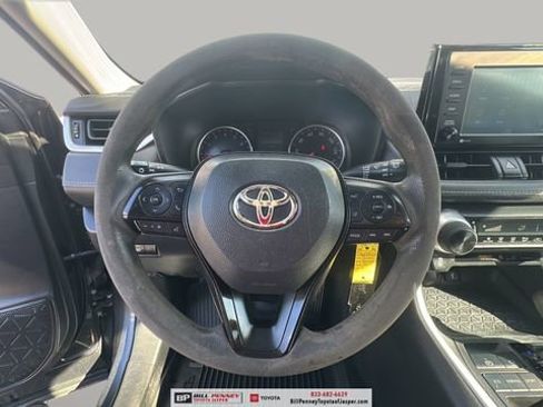 Used 2020 Toyota RAV4 LE image 15