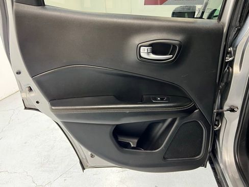 Used 2019 Jeep Compass Latitude w/ Popular Equipment Group image 25