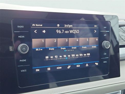 Certified 2025 Volkswagen Taos SEL image 29