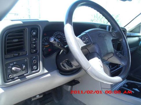 Used 2005 Chevrolet Avalanche Z71 w/ Sun And Sound Package image 10