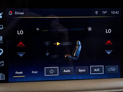 Used 2023 Chevrolet Tahoe Premier AWD/4WD image 34
