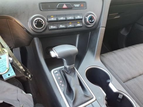Used 2019 Kia Sportage LX AWD/4WD image 25