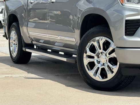 Used 2024 Chevrolet Silverado 1500 High Country w/ Technology Package AWD/4WD image 12