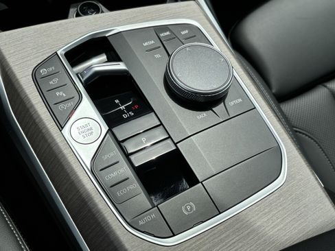 Certified 2025 BMW 330i Sedan RWD image 26