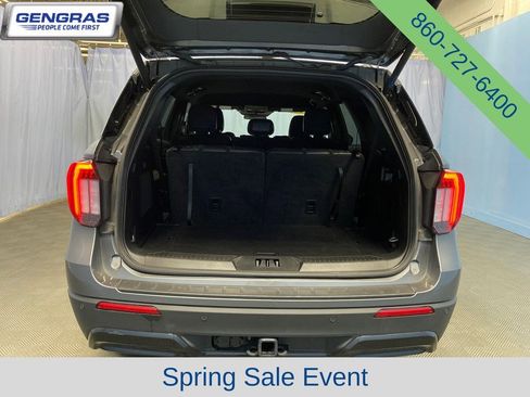 Used 2025 Ford Explorer ST-Line w/ ST-Line Street Pack AWD/4WD image 35