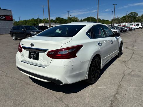 Used 2018 Nissan Altima 2.5 S w/ S Convenience Package image 3