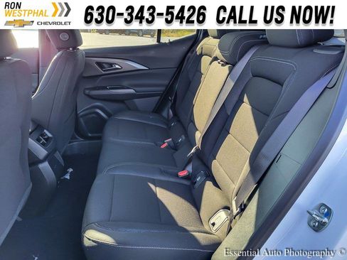 New 2026 Chevrolet Equinox EV LT image 9