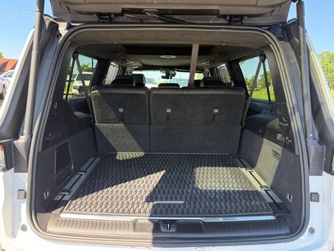 Used 2024 Jeep Grand Wagoneer L Series III w/ Rear Seat Video Group 1 AWD/4WD image 5