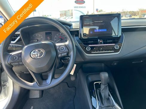 Used 2025 Toyota Corolla LE image 14
