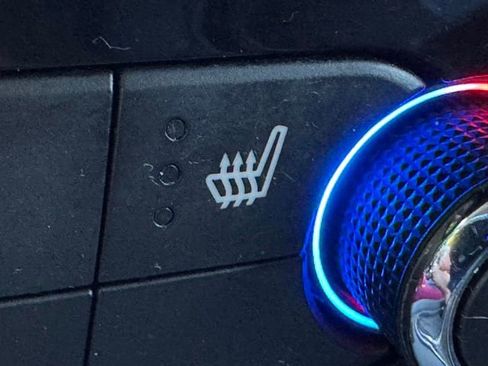 Used 2019 Buick Enclave Essence image 17