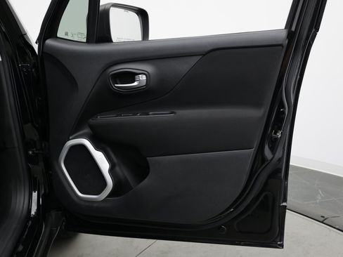 Used 2019 Jeep Renegade Sport w/ Sport Appearance Group FWD image 41