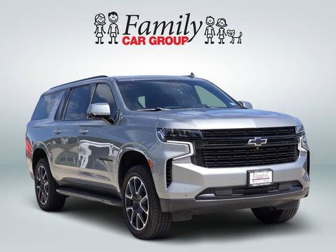 Used 2023 Chevrolet Suburban RST w/ Luxury Package AWD/4WD image 2