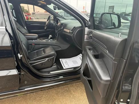 Used 2020 Jeep Grand Cherokee Overland AWD/4WD image 17