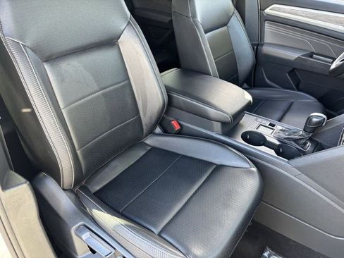 Used 2022 Volkswagen Atlas Cross Sport SE image 8