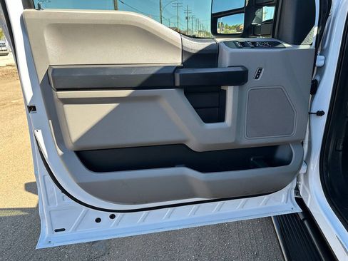 Used 2018 Ford F350 XL w/ Power Equipment Group AWD/4WD image 36