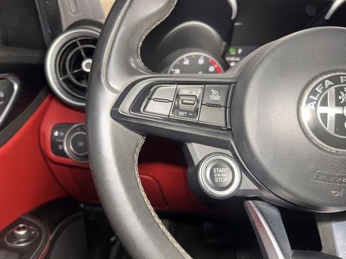 Used 2021 Alfa Romeo Giulia Ti w/ Nero Edizione image 23