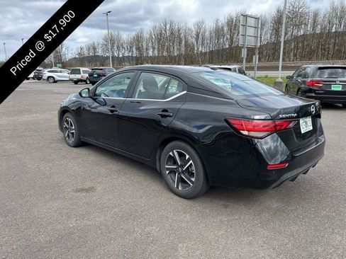 Used 2024 Nissan Sentra SV image 3