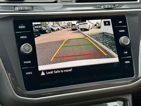 Used 2023 Volkswagen Tiguan SE FWD image 19