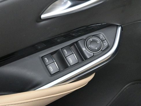 Certified 2024 Cadillac XT4 Luxury w/ Cold Weather Package FWD image 10