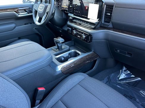 New 2026 GMC Sierra 1500 Elevation image 16