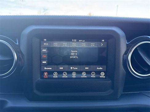 Used 2021 Jeep Wrangler Unlimited Sahara image 18