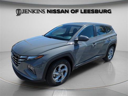 Used 2024 Hyundai Tucson SE image 1