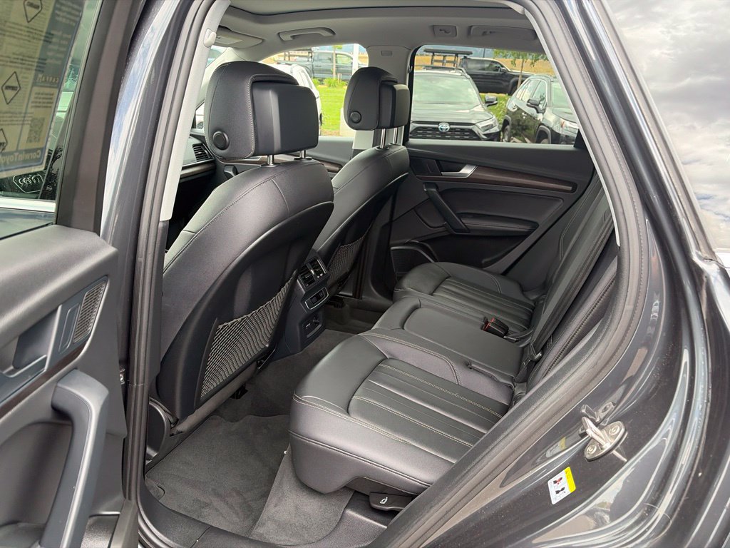 Used 2025 Audi Q5 2.0T Premium Plus w/ Premium Plus Package AWD/4WD image 21