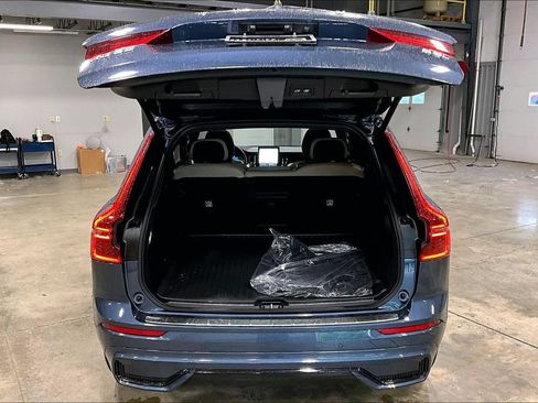 New 2026 Volvo XC60 B5 Plus w/ Protection Package Premier AWD/4WD image 35