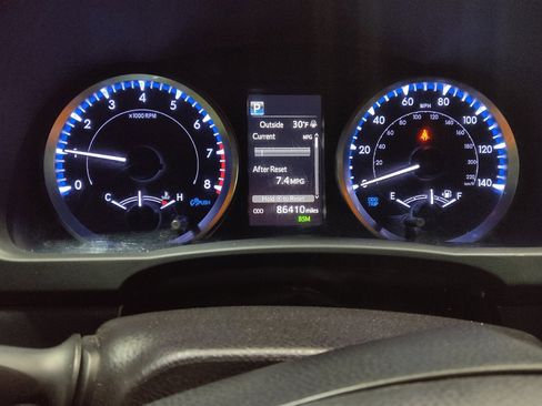 Used 2019 Toyota Highlander LE image 23