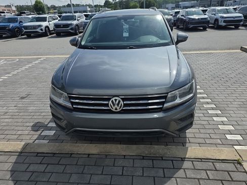 Used 2019 Volkswagen Tiguan SE w/ Panoramic Sunroof Package AWD/4WD image 4