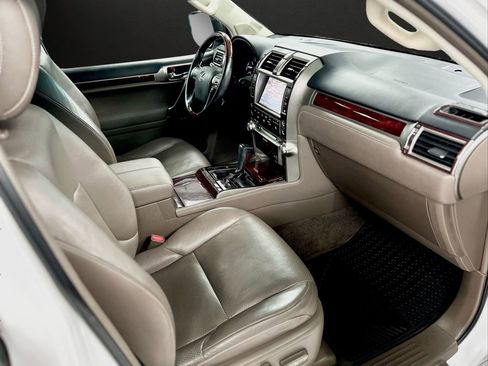 Used 2011 Lexus GX 460 w/ Comfort Plus Pkg image 21