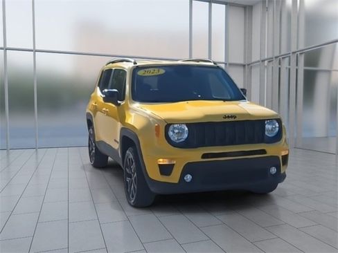 Used 2023 Jeep Renegade Altitude image 2