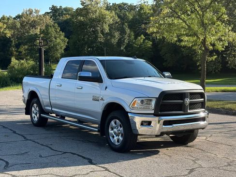 Used 2016 RAM 2500 Laramie AWD/4WD image 3