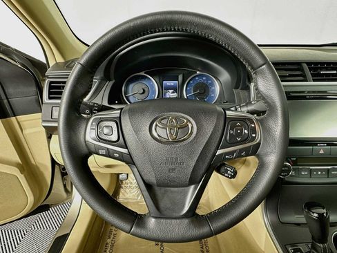 Used 2017 Toyota Camry XLE FWD image 11