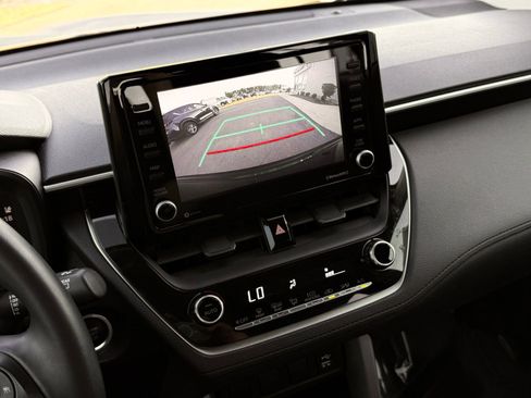 Used 2022 Toyota Corolla Cross LE FWD image 38