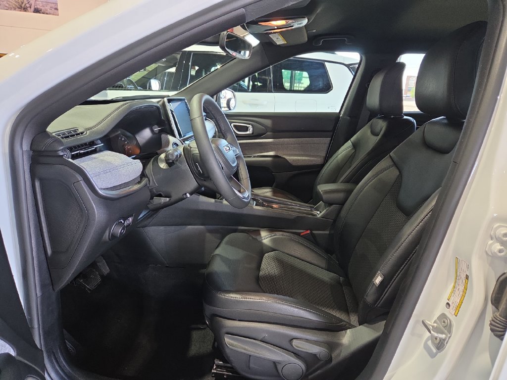 Used 2026 Jeep Compass Latitude AWD/4WD image 21