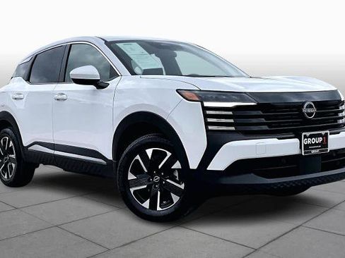 Certified 2025 Nissan Kicks SV image 3