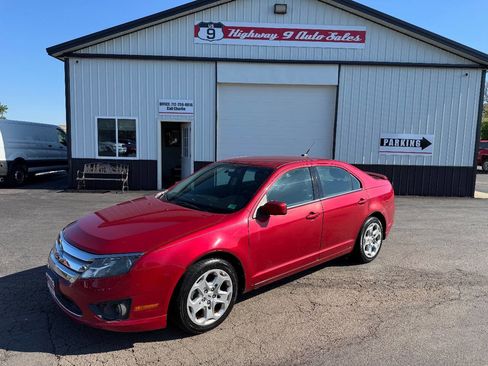 Used 2011 Ford Fusion SE FWD image 1