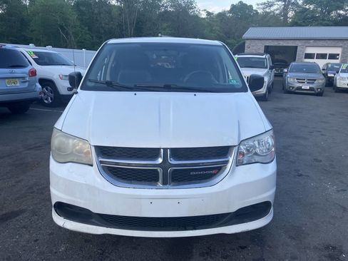 Used 2017 Dodge Grand Caravan SE FWD image 4