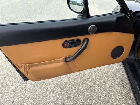 Used 1995 MAZDA MX-5 Miata RWD image 35