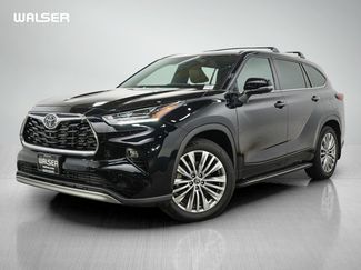 Used 2023 Toyota Highlander Platinum AWD/4WD video 1