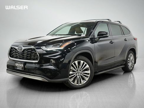 Used 2023 Toyota Highlander Platinum AWD/4WD image 1