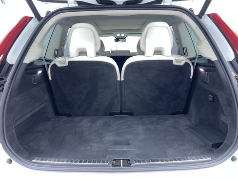 Certified 2024 Volvo XC90 B6 Plus image 17