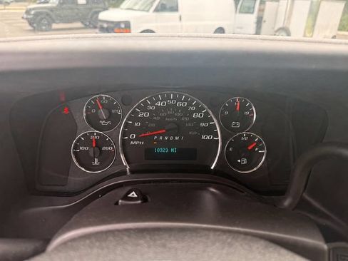 Used 2025 GMC Savana 2500 w/ Driver Convenience Package RWD image 3