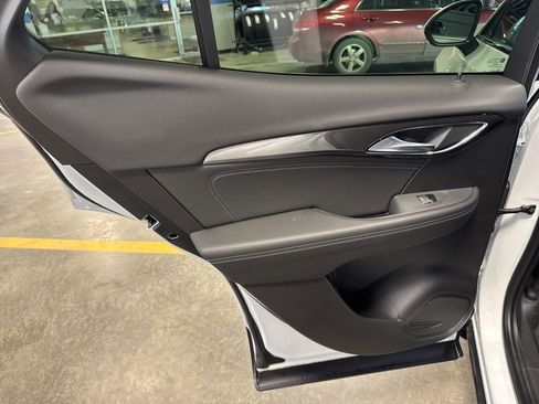 Used 2025 Buick Envision Preferred image 27