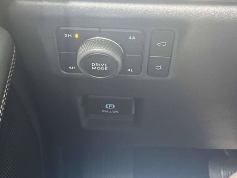 Used 2025 Ford Expedition Platinum AWD/4WD image 37