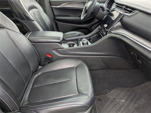 Certified 2024 Jeep Grand Cherokee L Limited w/ Luxury Tech Group II image 32